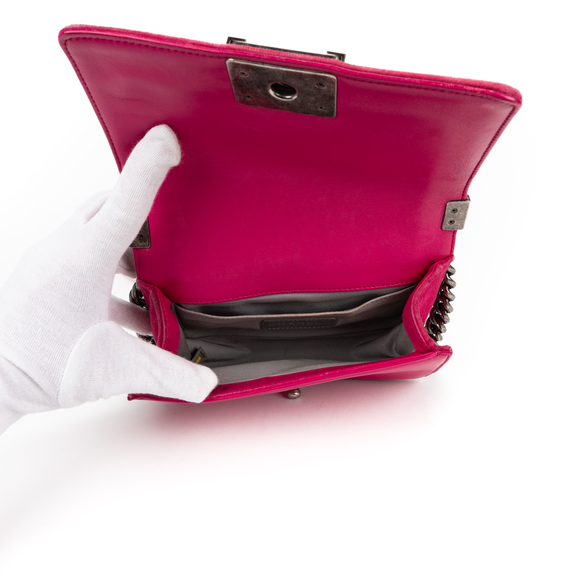 Chanel Boy de Chanel Small  in Pink Velvet - Picture 8 of 9